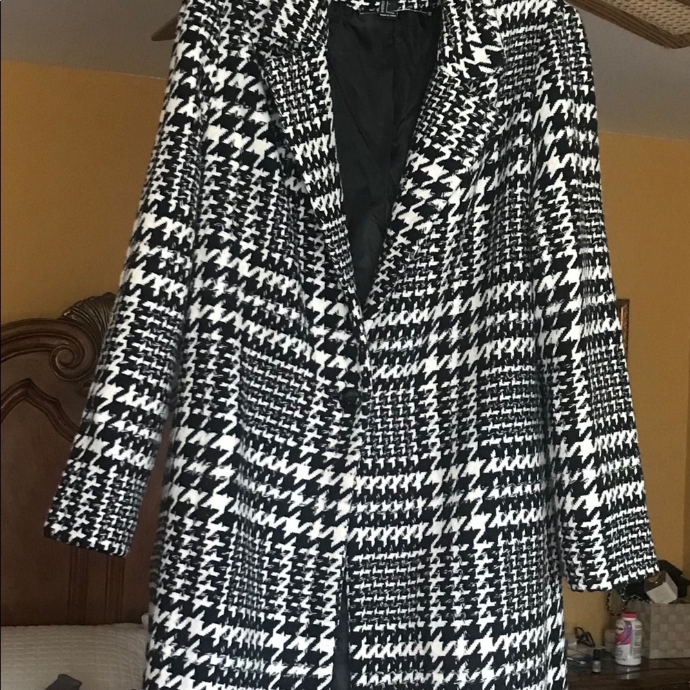 Forever 21 Black and White Houndstooth Trench Coat